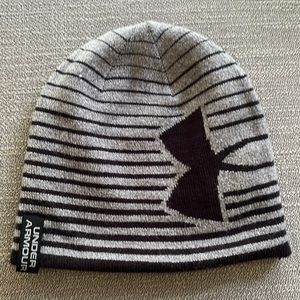 Under Armour Youth reversible winter hat